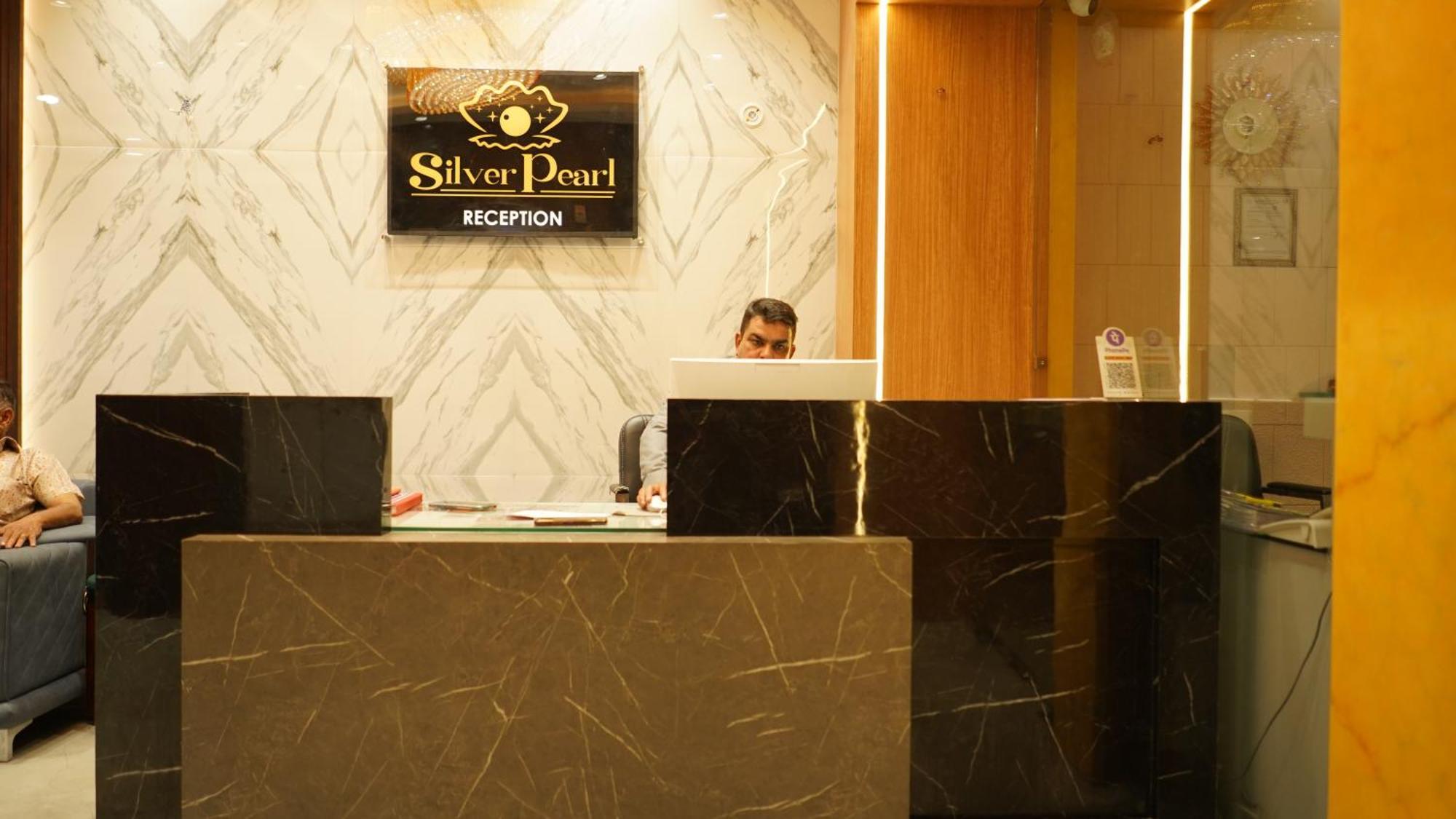 Hotel Silver Pearl Alīgarh Exteriér fotografie